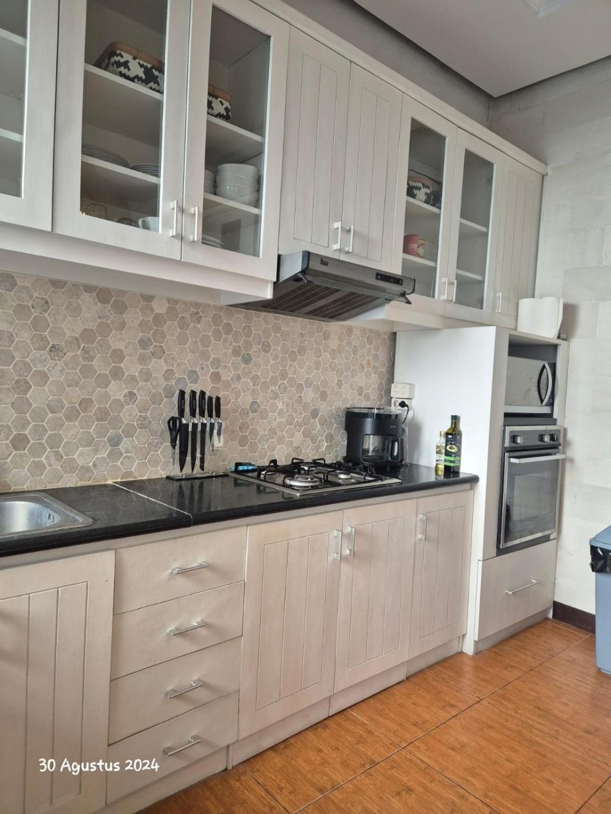 Aura 3 Bedroom In Seminyak, Near The Villa *