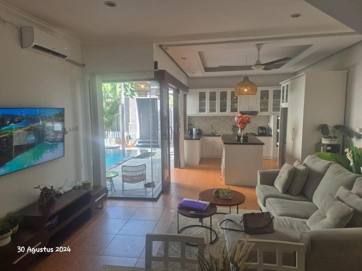 Villa Aura 3 Bedroom In Seminyak, Near The Seminyak (Bali)